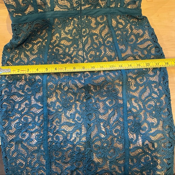 Brand new Harlyn teal / turquoise fitted lace dress, size 6. - Picture 11 of 13
